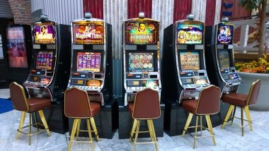 Free Bet Blackjack hand decision interface